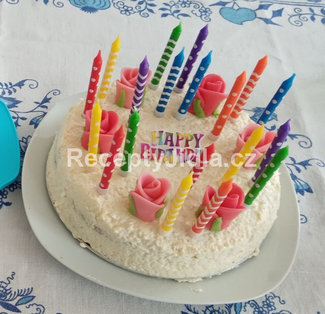 Bezlepkový narozeninový dort