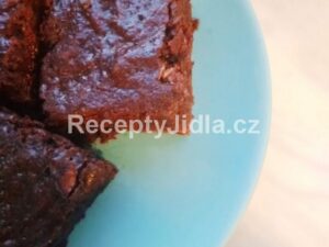 Fazolové brownies s banánem