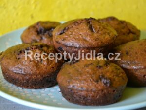 Výborné čokoládové muffiny a borůvkové
