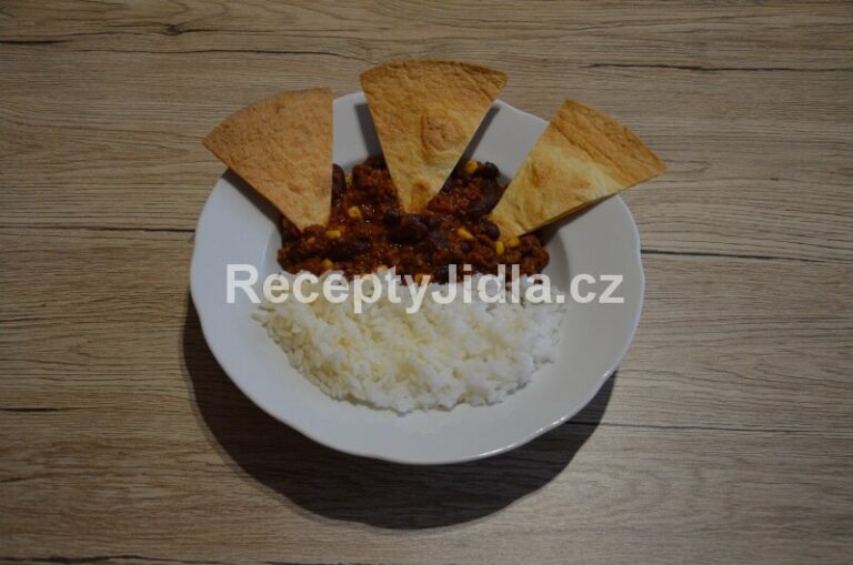 Chilli Con Carne s hovězím masem, rýže, tortily