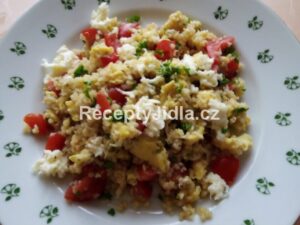 Quinoa s míchanými vajíčky