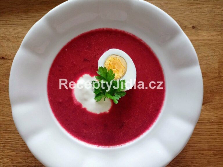 Polévka z červené řepy