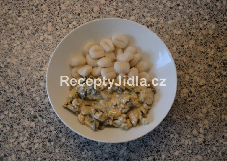 Gnocchi se žampiony a kuřecím masem