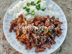 Korejské stir-fry z hovězích drštěk (Gopchang bokkeum)